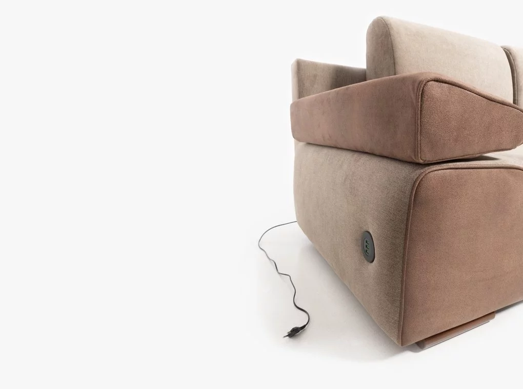 RÓMA KANAPÉÁGY ÁGYNEMŰTARTÓVAL USB