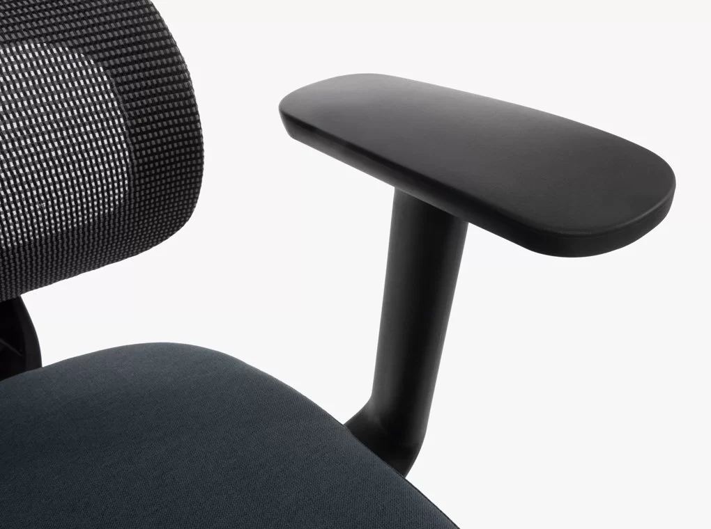 REVOTICA WINNIPEG A8618-01 FEKETE-SZÜRKE IRODASZÉK